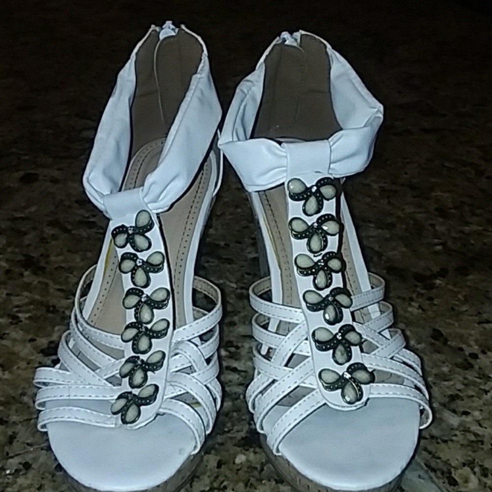 White wedges